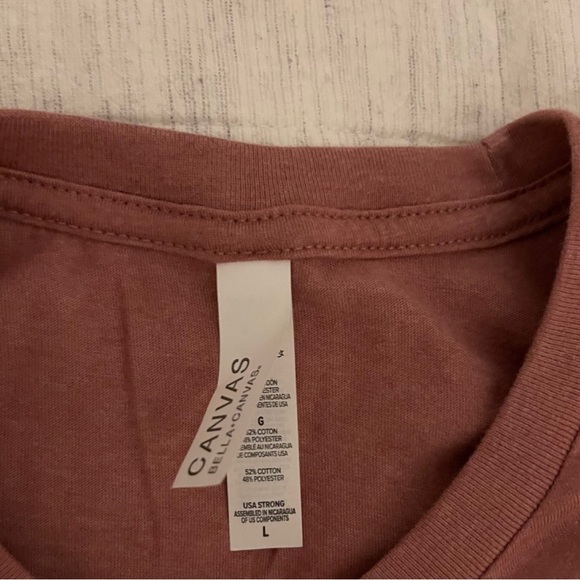 NWT Friends TV Show themed Bundle crew neck t-shirt in burgundy like tone - Picture 6 of 14